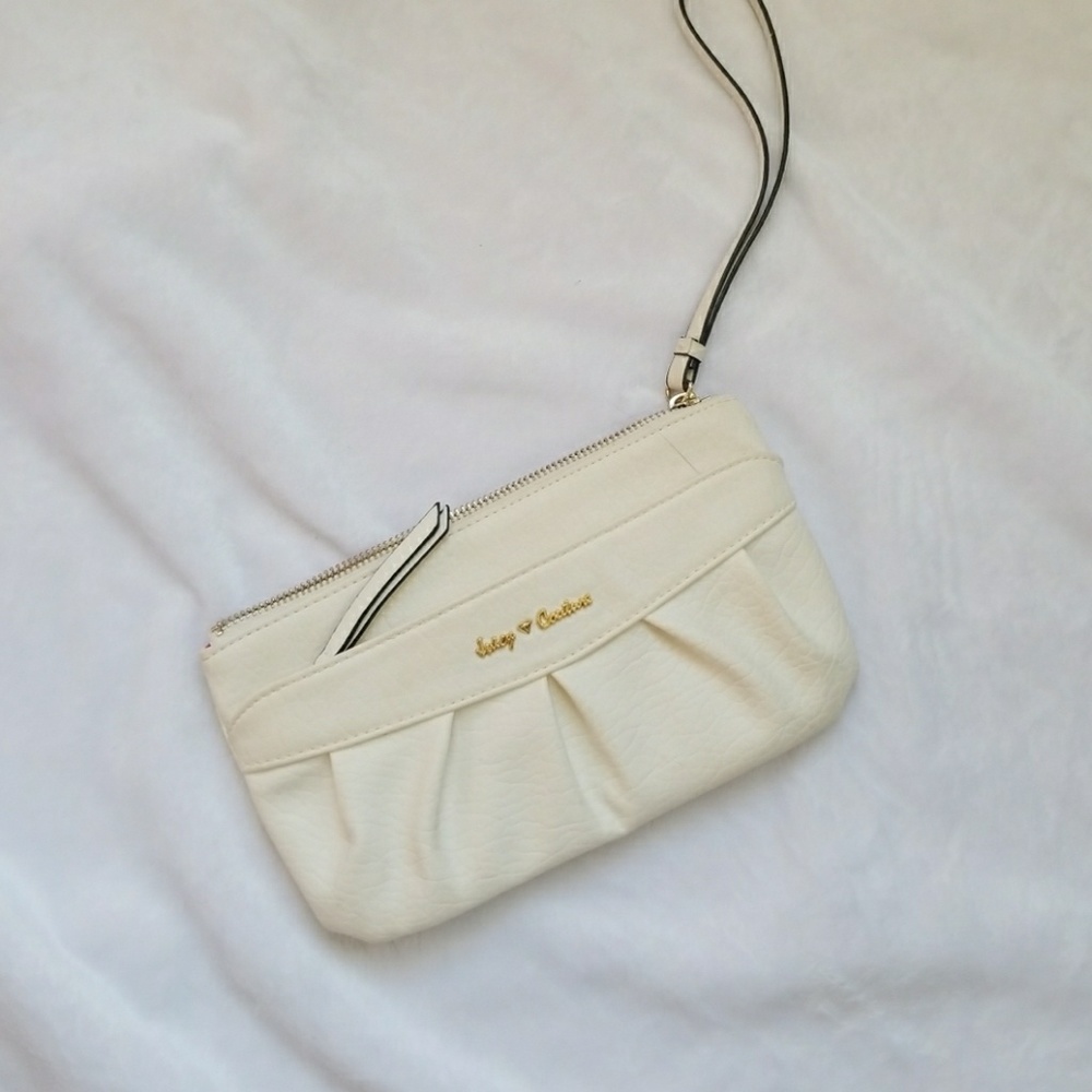 Juicy cutoure wristlet